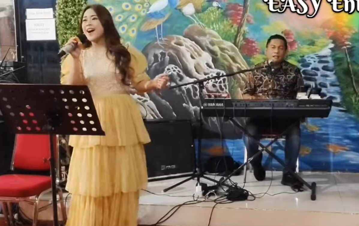 Sewa Organ Tunggal  Syukuran di Restoran