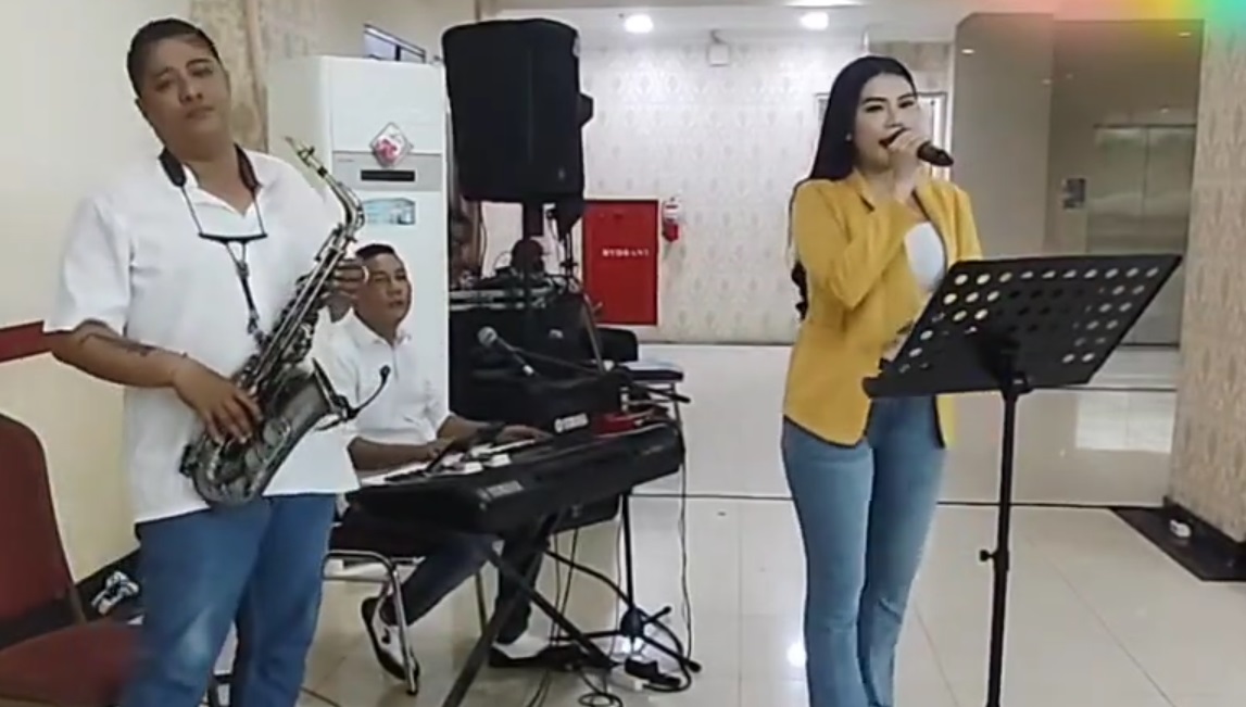 Sewa Organ Tunggal Saxophone Santai Jakarta Selatan